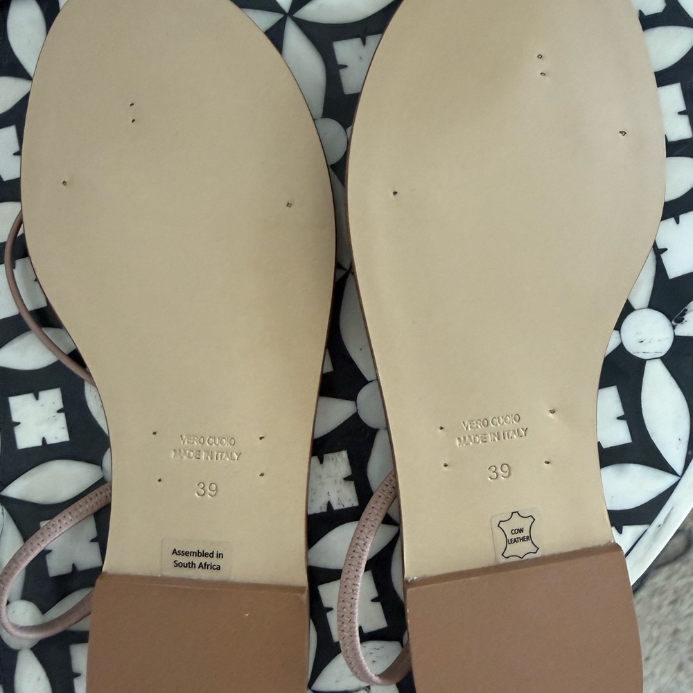 Amanu Tan Sandals never worn 39 - Picture 3 of 5